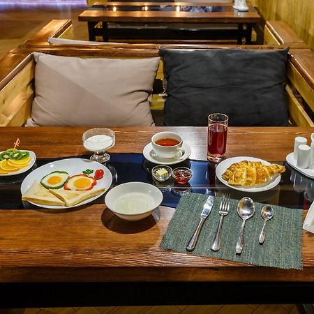 Brown Hotel Astana Luaran gambar