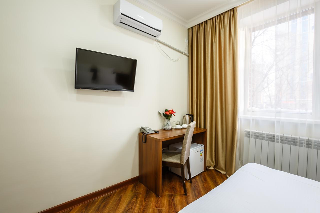 Brown Hotel Astana Luaran gambar